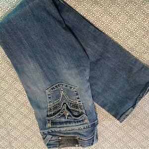 Stylish Blue Denim Jeans with Embroidered Pocket